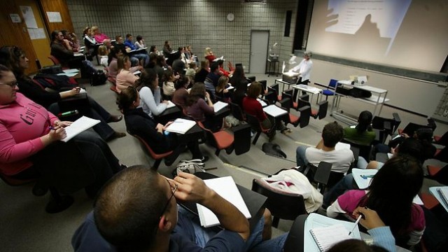 Backpacking Travel Free to University Lectures in London