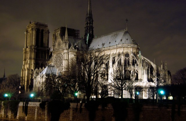 Travel to Notre Dame, Paris