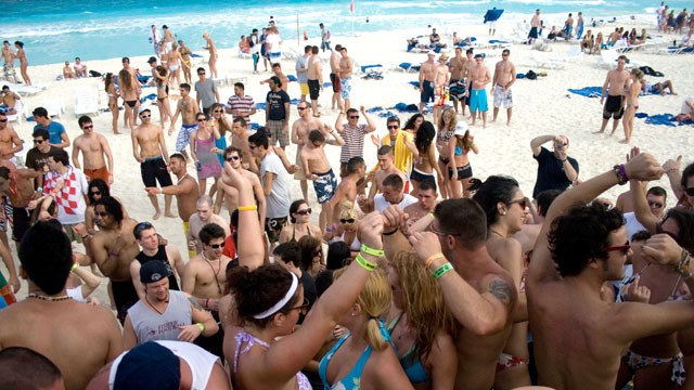 Spring Break in Cancun Beaches Dancing 2013