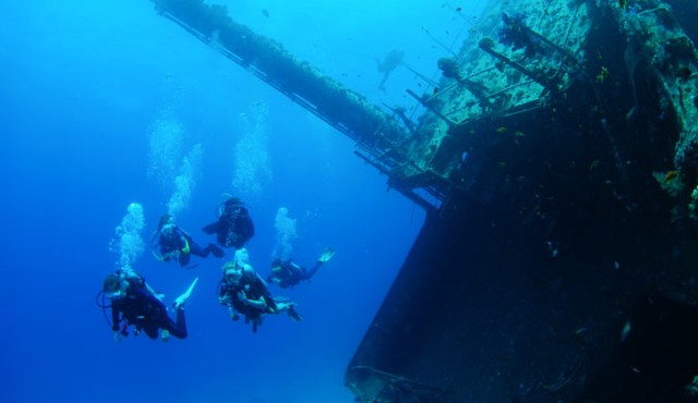 Wreck Diving in Oahu, Hawaii