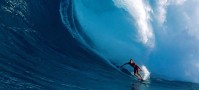 Surfing big wave